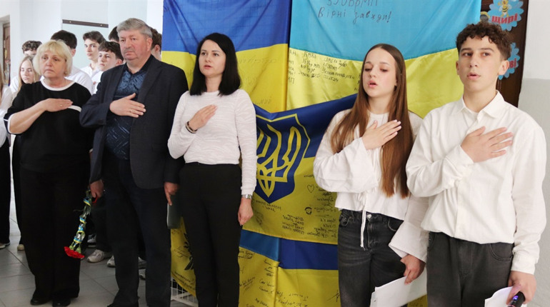 Пам’ять, викарбувана у камені й серцях: у ліцеї №1 відкрили меморіальні дошки загиблим Героям