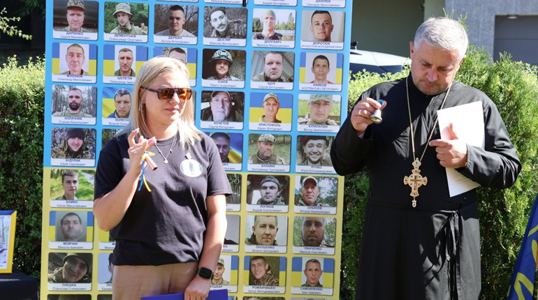 «Дзвони надії для тих, хто в тиші»: у Південноукраїнську долучилися до всеукраїнського флешмобу