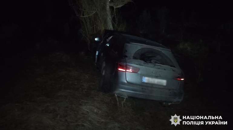 На Сарненщині Audi в’їхала в дерево: постраждали троє пасажирів
