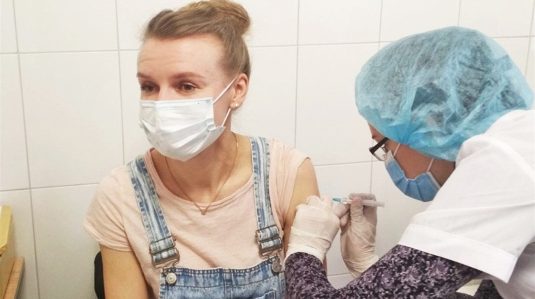 У Володимирці відкрили пункт щеплень від коронавірусу. Розкажемо, як і де записатися на вакцинацію