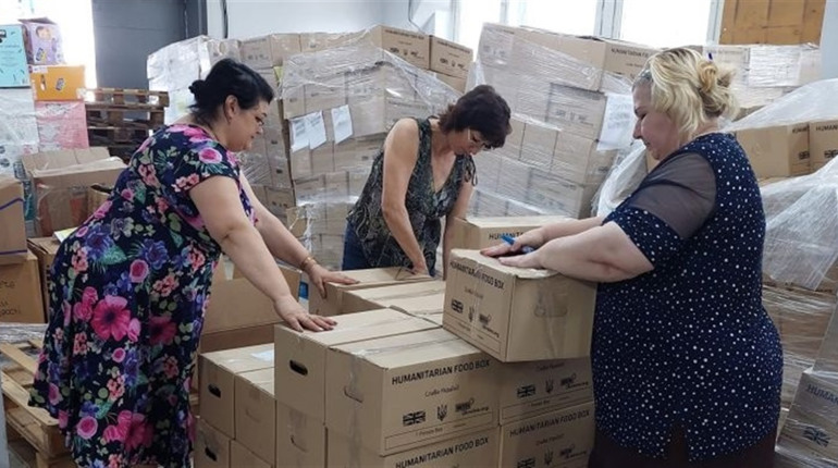 Вимушені переселенці з Попасної отримали поштою понад 2 600 посилок із гуманітаркою