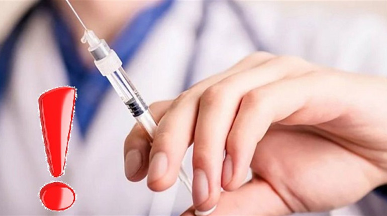 Уряд запровадив обов'язкову вакцинацію освітян та чиновників
