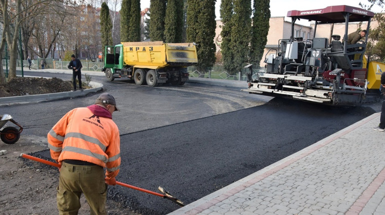 У Чорткові розпочали капітально ремонтувати вулицю Січинського