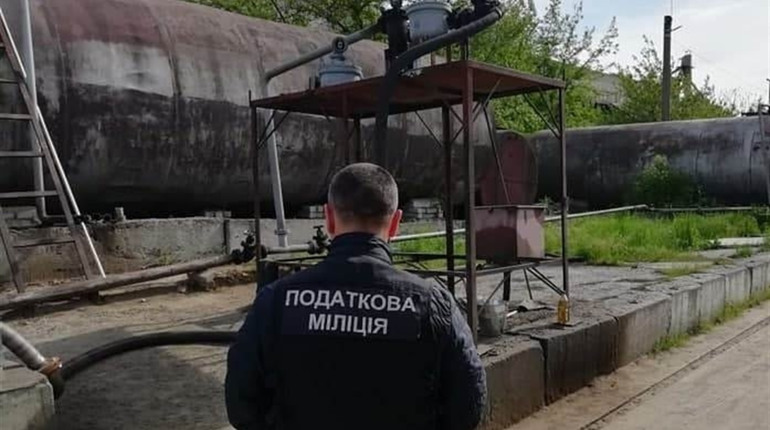 У Херсоні діяв підпільний нафтозавод