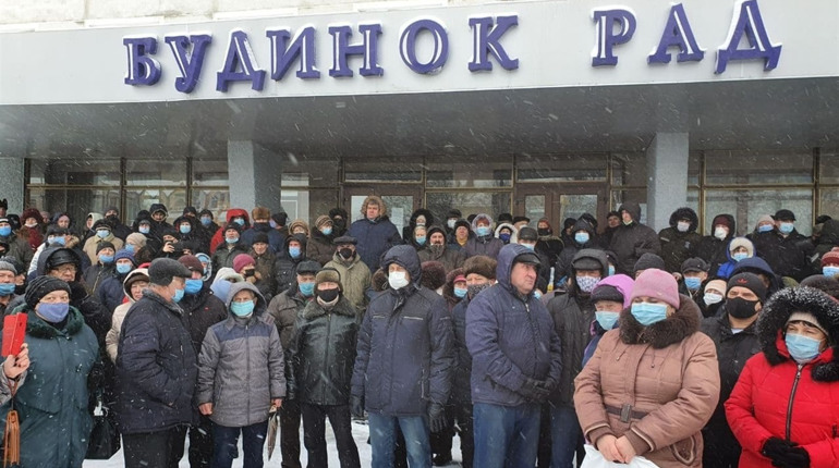Мітинг проти підвищення тарифів: фоторепортаж