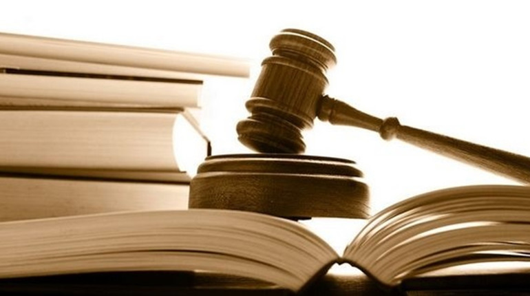 У Нетішині оштрафували продавчиню, яка відпускала спиртне неповнолітнім