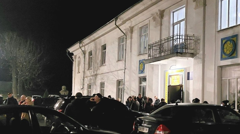 На базі Смілянської школи №13 розгорнули пункт евакуації