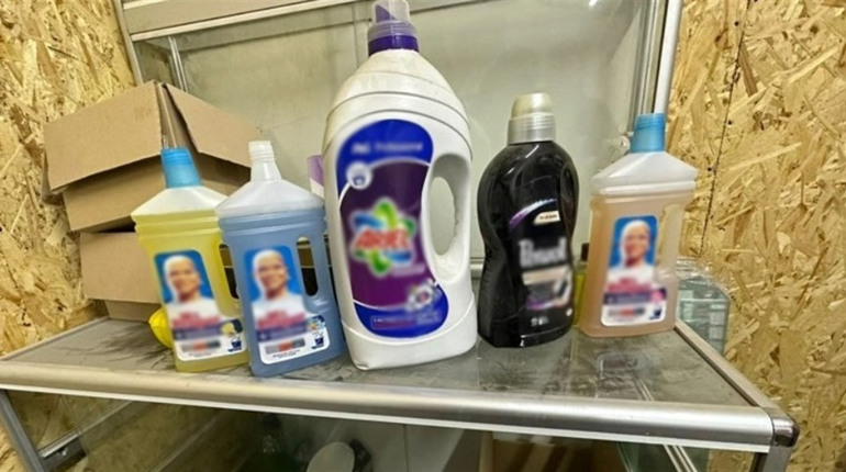 В Одесі судитимуть організаторів підпільного цеху, де виготовляли побутову хімію світових брендів