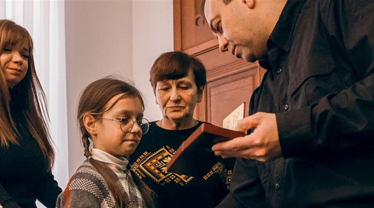 Орден «За мужність» загиблого нацгвардійця Андрія Токарчука вручили родині військового