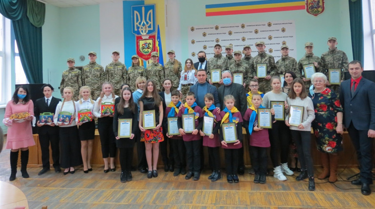 У Ніжині відзначили обдарованих учнів