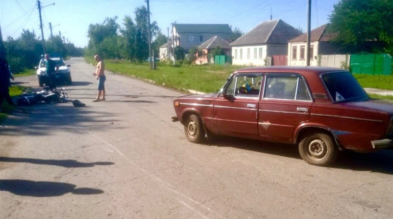 У Сватовому автомобіль зіткнувся із мотоциклом. Мотоцикліста з травмами доставили у лікарню