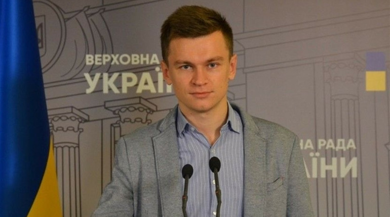 Госпітальна справа: Дмитро Костюк прокоментував відповідь Міністерства