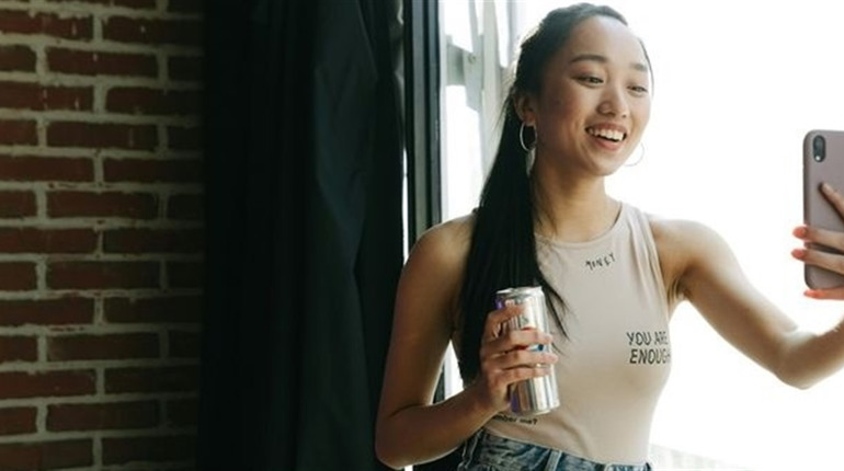 У ТікТоці шириться черговий небезпечний челендж "хромінг": як застерегти дітей?