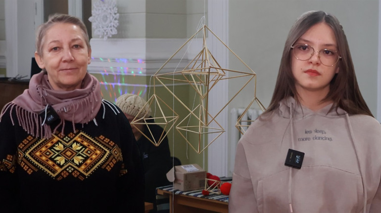 «Традиція оживає»: у Глухові вчилися робити різдвяного павука — українську прикрасу для оселі