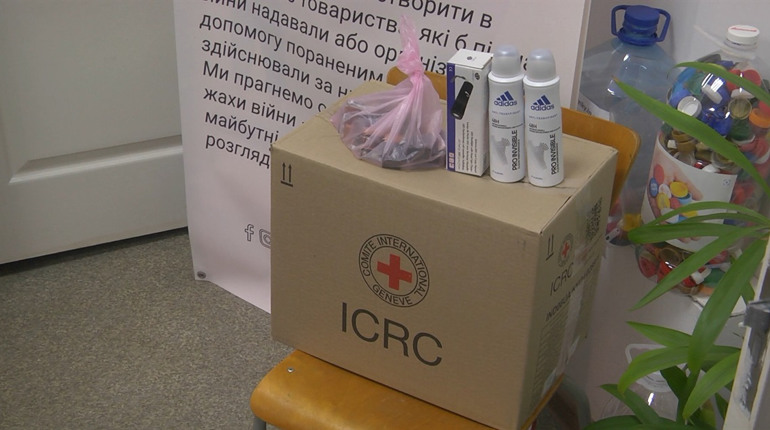 У Шостці багатодітні родини ВПО отримали від Червоного Хреста гуманітарні набори
