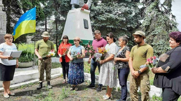 У День вшанування пам`яті жертв війни в населених пунктах громади відбулись меморіальні заходи