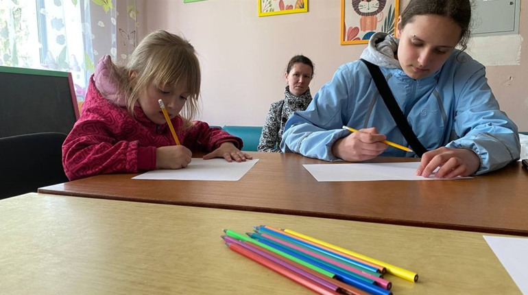 Творчий простір для дітей: у Жовтих Водах пройшов майстер-клас у лікарні