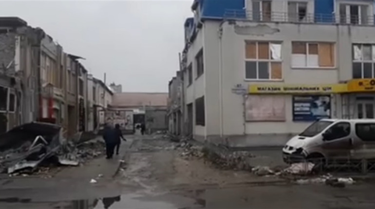 У Новій Каховці росіяни досі воюють з гривнею