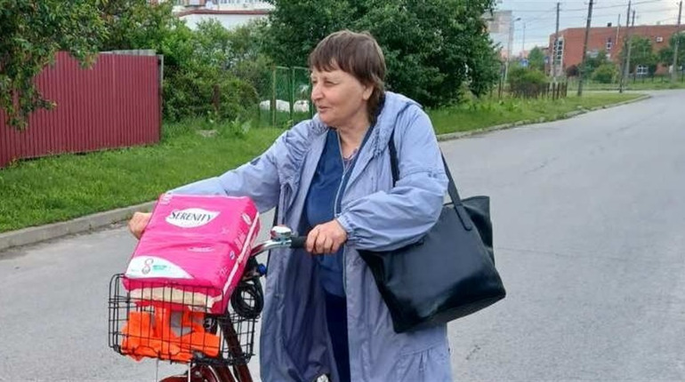 "Приємно, коли нас очікують як своїх рідних" — історія соціальної робітниці з 32-річним стажем
