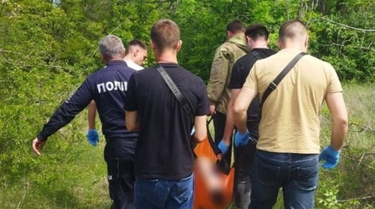 Сходила за грибами: на Одещині літня жінка впала в лісовий яр, її розшукували майже три дні