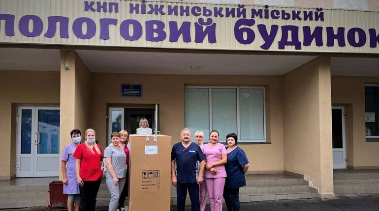 Ніжинський пологовий будинок отримав новий сучасний інкубатор для новонароджених