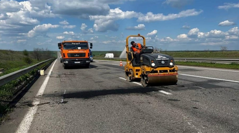 На Одещині капітальний ремонт основних трас зупинено. На поточні роботи місцевих - планують мільйони