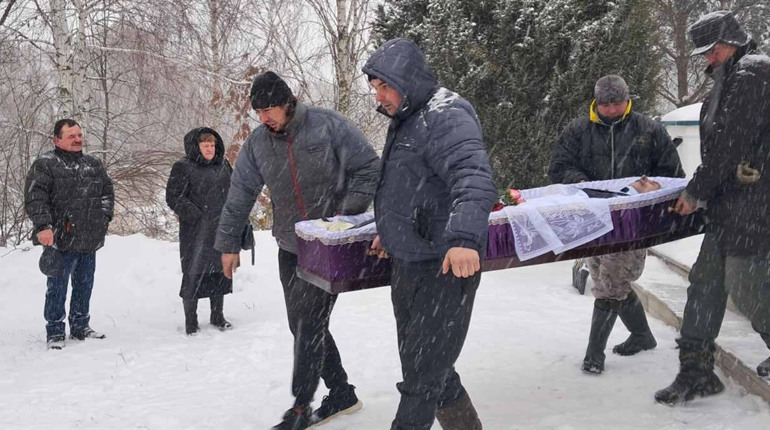 У Глухові попрощалися з жителем Есманьщини, який загинув від ворожого дрона