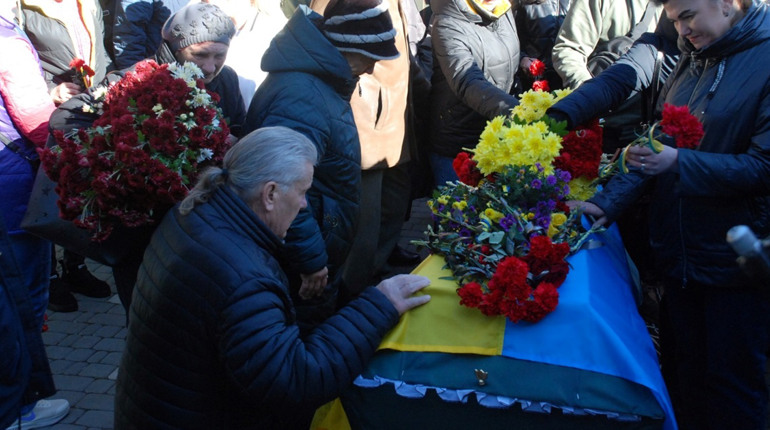 Шосткинщина попрощалася зі своїм Героєм Дмитром Кнуренком