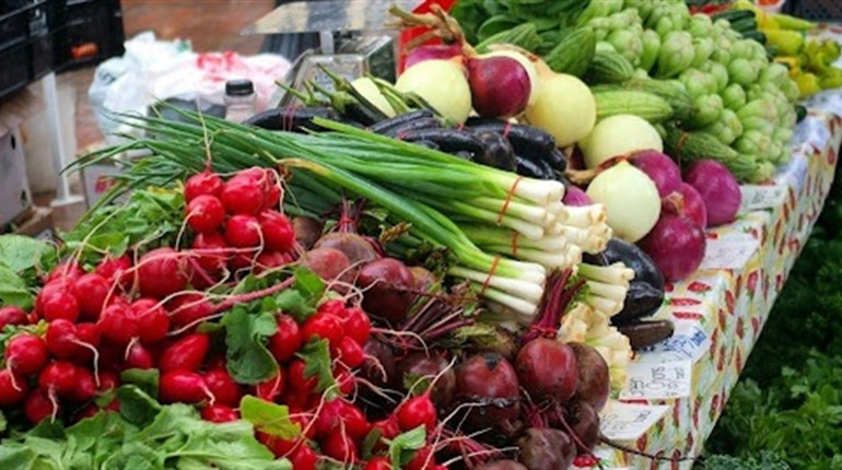 Ранні овочі та фрукти у Городку: як не отруїтися нітратами та що радять фахівці Держпродспоживслужби