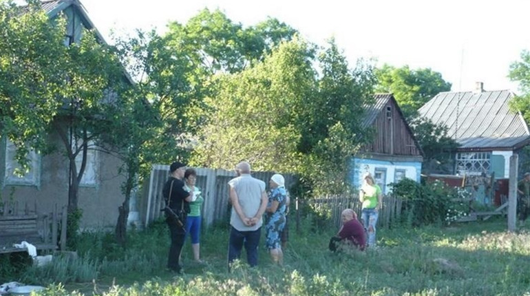 В Троїцькому чоловік підірвав себе та поранив жінку