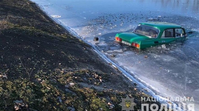 В’їхав на «Москвичі» у канал