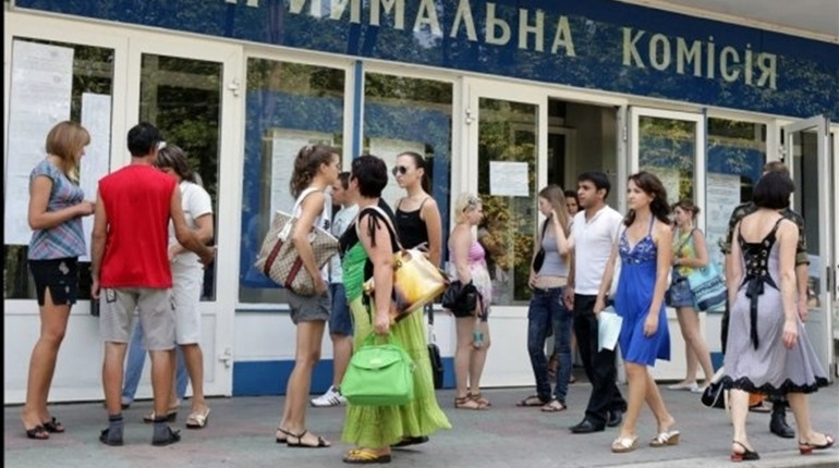 Розповідаємо про спрощений порядок вступу до українських вишів для абітурієнтів з Криму