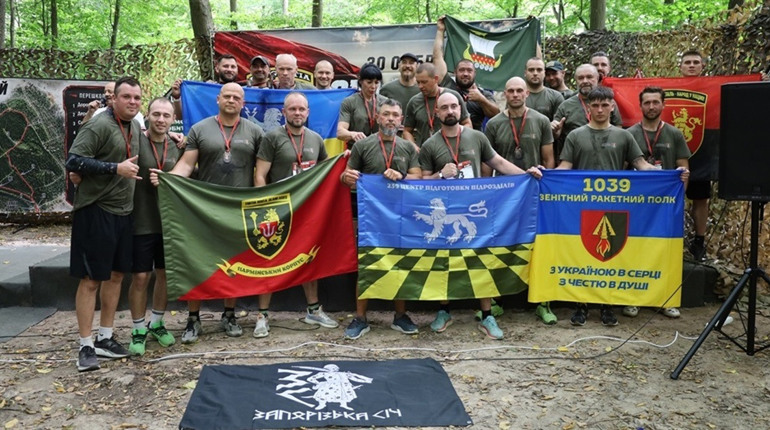 «Сталевий рубіж» об’єднав захисників, ветеранів та громаду: у Звягелі відзначили 22-гу річницю