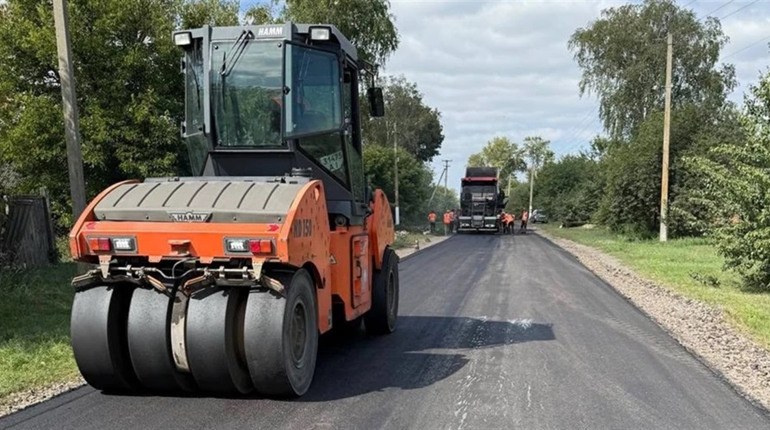 На Полтавщині оновили понад 8 тисяч м² місцевих доріг за тиждень