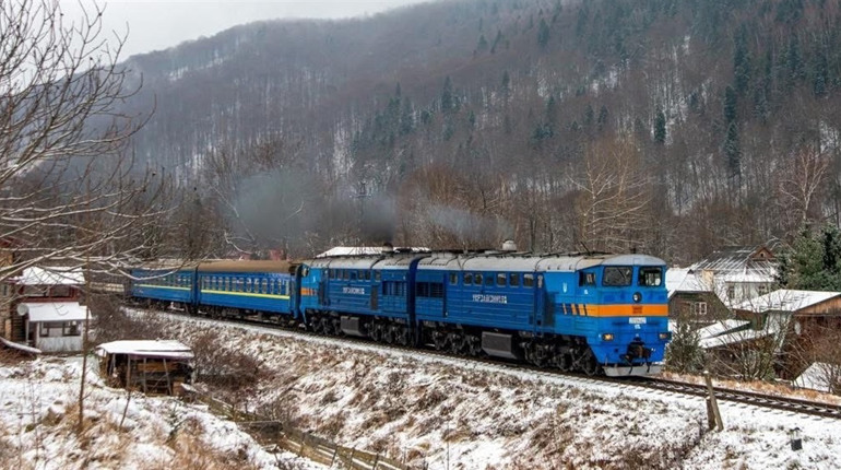 Зміни в маршруті: потяг до Закарпаття не прямує через Сарни