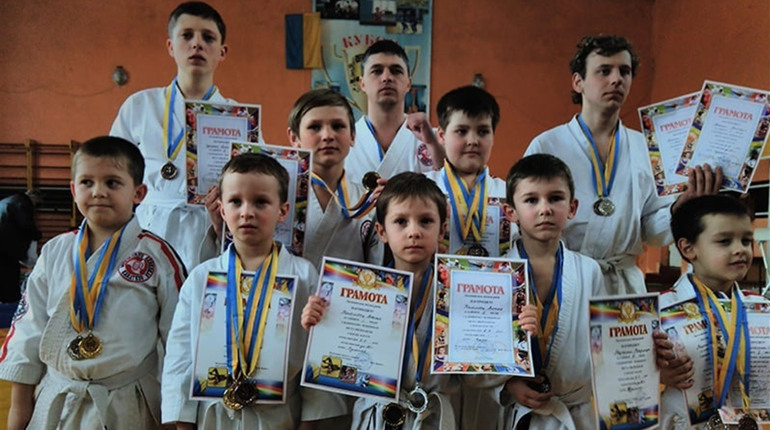Які секції спортивного закладу «Відродження» можуть відвідувати діти у 2019-2020 навчальному році