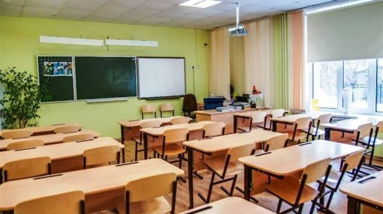 На Хмельниччині у навчальних закладах виявили COVID-19: серед них і Славутський ліцей "Успіх"