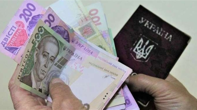В грудні мінімальну пенсію в Україні підвищать до 2600 гривень