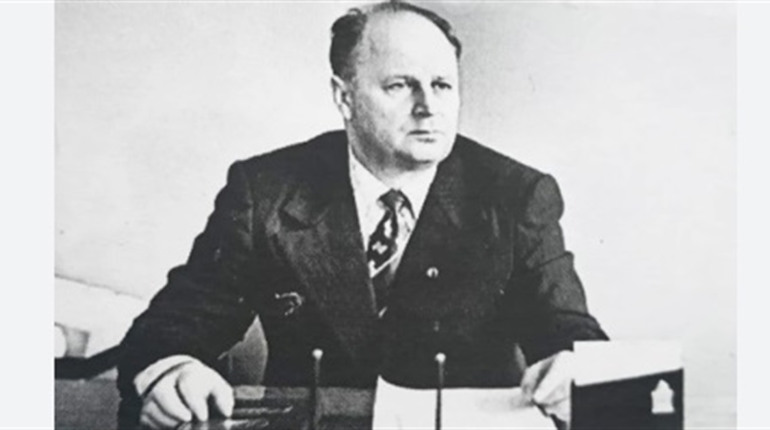 17 років очолював Ніжинський виш, відкрив нові спеціальності, сприяв створенню Музею рідкісної книги