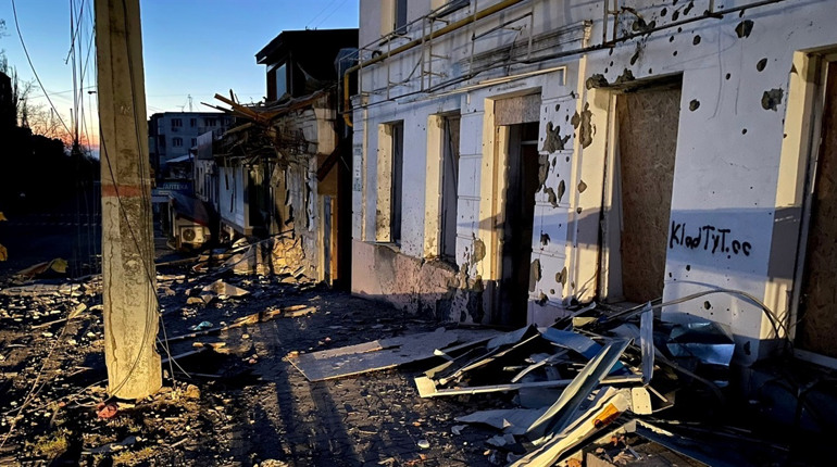 Терористи продовжують обстрілювати Херсонщину, є поранені та загиблі