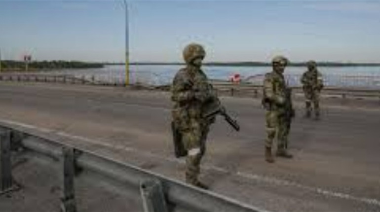 З окупації не випускають за українськими паспортами