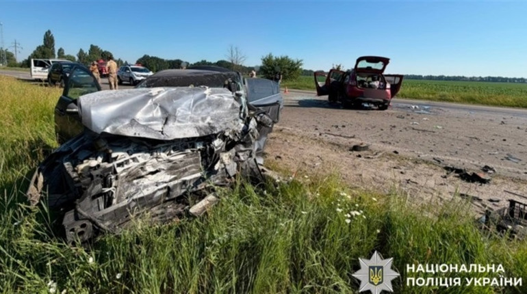 Загинули п'ятеро людей в ДТП на трасі Бориспіль-Дніпро, ще двоє перебувають у лікарні