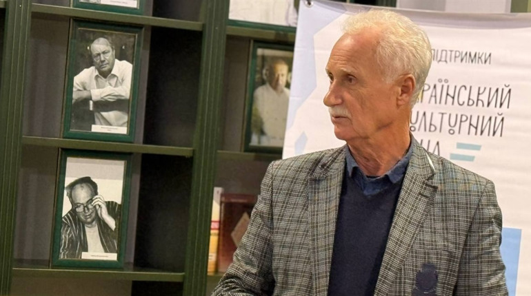 «Поезія, що повертає до себе»: гутірка з Анатолієм Кичинським на фестивалі Вінграновський ART FEST