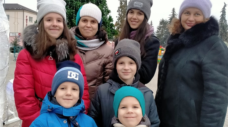 Солодкий подарунок багатодітним родинам від бджолярів Ніжинщини