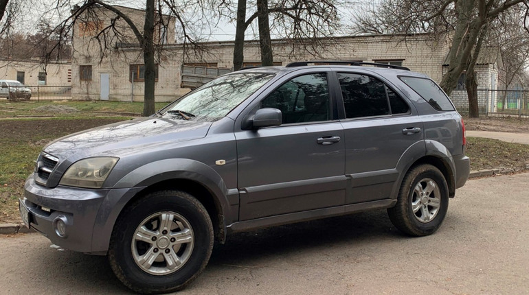 Військовослужбовцям передали автомобіль та квадрокоптер