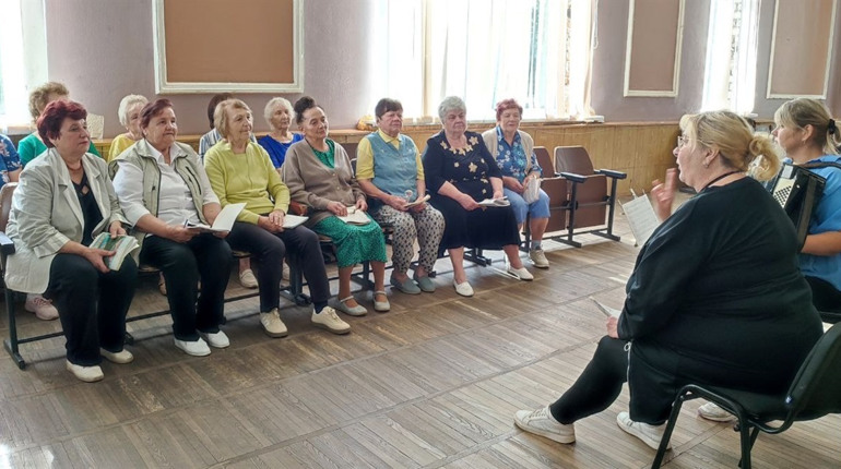 Коли пісня стає зброєю: Народний хор «Калинонька» з Шостки підкорює міжнародні сцени