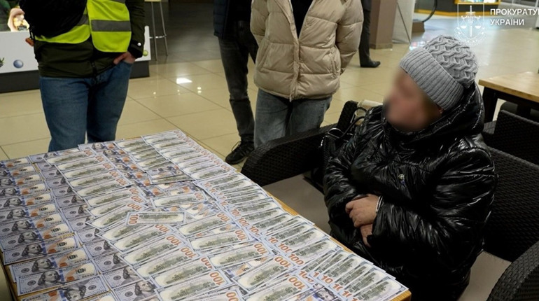 7000 доларів за перетин кордону: справу мешканки Сумщини передано до суду