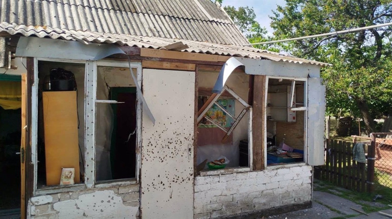 Ворог обстріляв 34 населених пункти Херсонщини: 21 поранений, пошкоджено 36 будинків