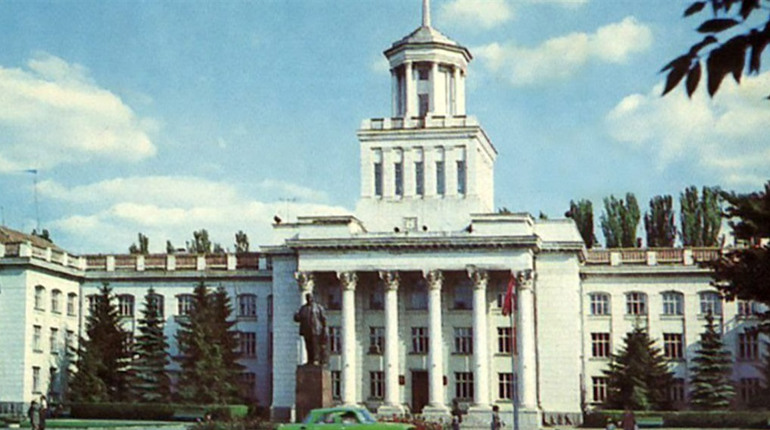 Грабуй награбоване: у Новій Каховці зеки з Пермі мародерять росіян