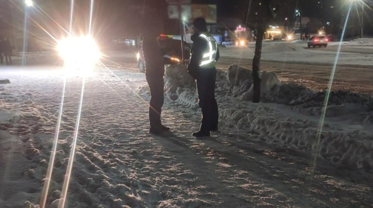 Пили разом алкоголь: В Умані поліція затримала чоловіка, який вдалив ножем знайомого
